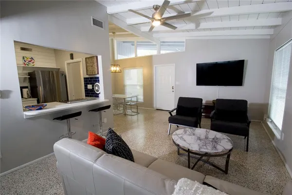 $2,350 | 2832 Bay Street, Sarasota, FL 34237