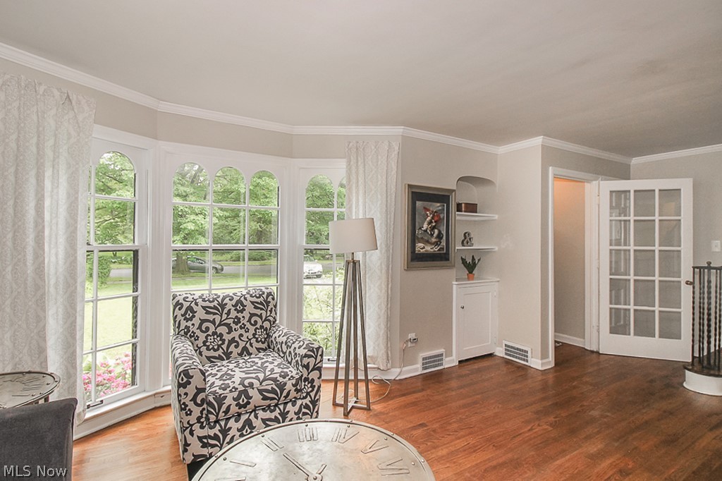 2764 Berkshire Road Cleveland, OH 44106 - Photo 4 of 27 Gallery Image 4