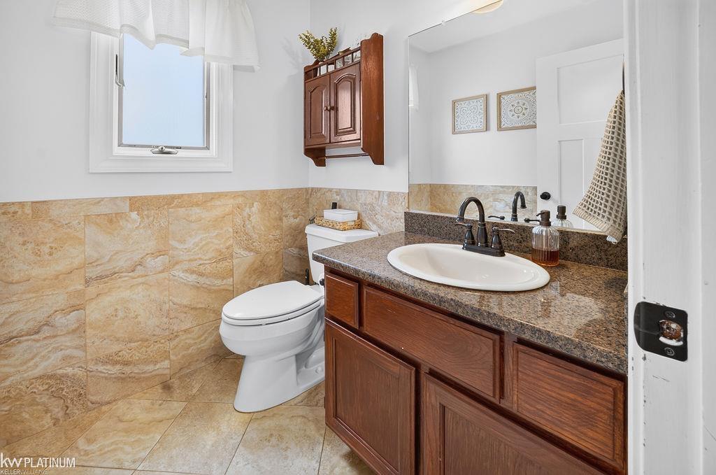 53103 West Ridge Drive New Baltimore, MI 48051 - Photo 8 of 23 50212363-8d233f3a-c537-4f4e-ab3e-e25d1b813e03.JPG