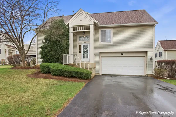 $310,000 | 324 New Haven Drive, Unit 324, Cary, IL 60013