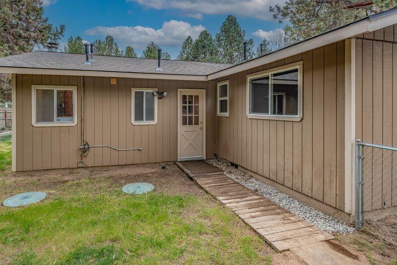 60834 Defiance Street Bend, OR 97702 - Photo 31 of 47