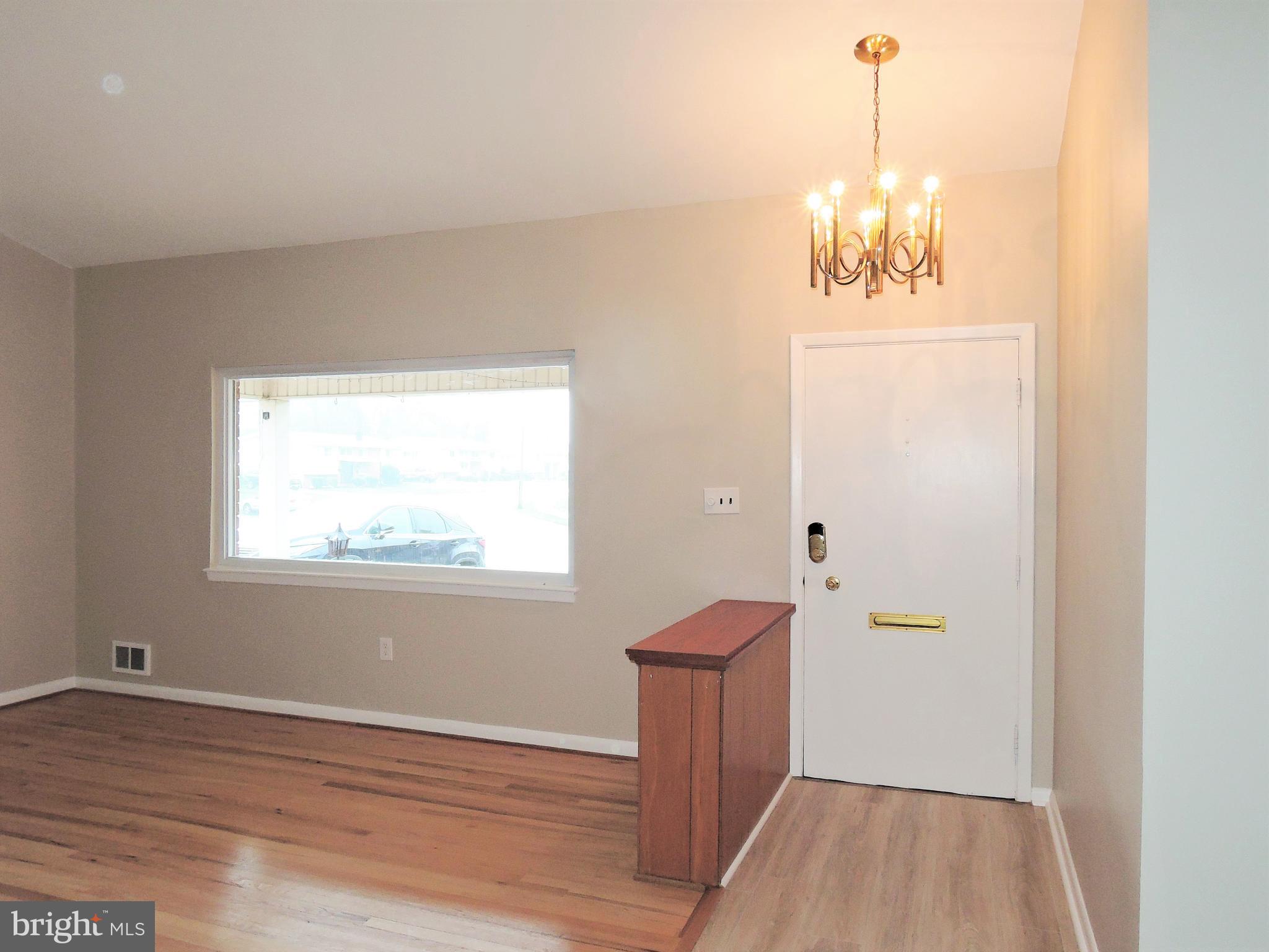 7518 Shelowood Road Baltimore, MD 21208 - Photo 5 of 22 Entry