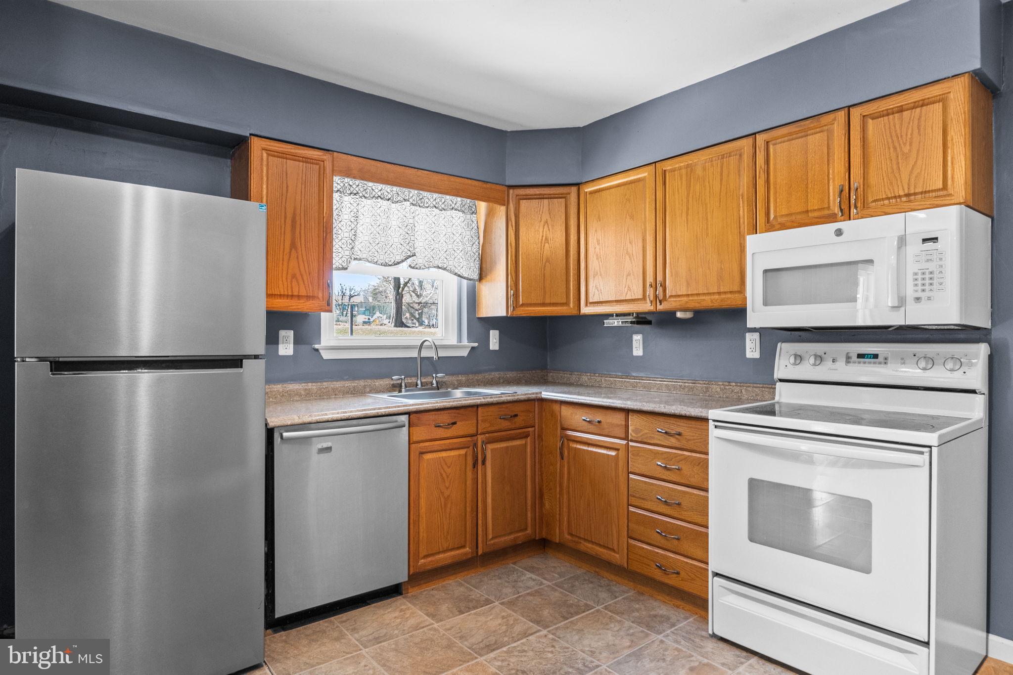 1888 Sheri Road Bensalem, PA 19020 - Photo 7 of 25 Gallery Image 7