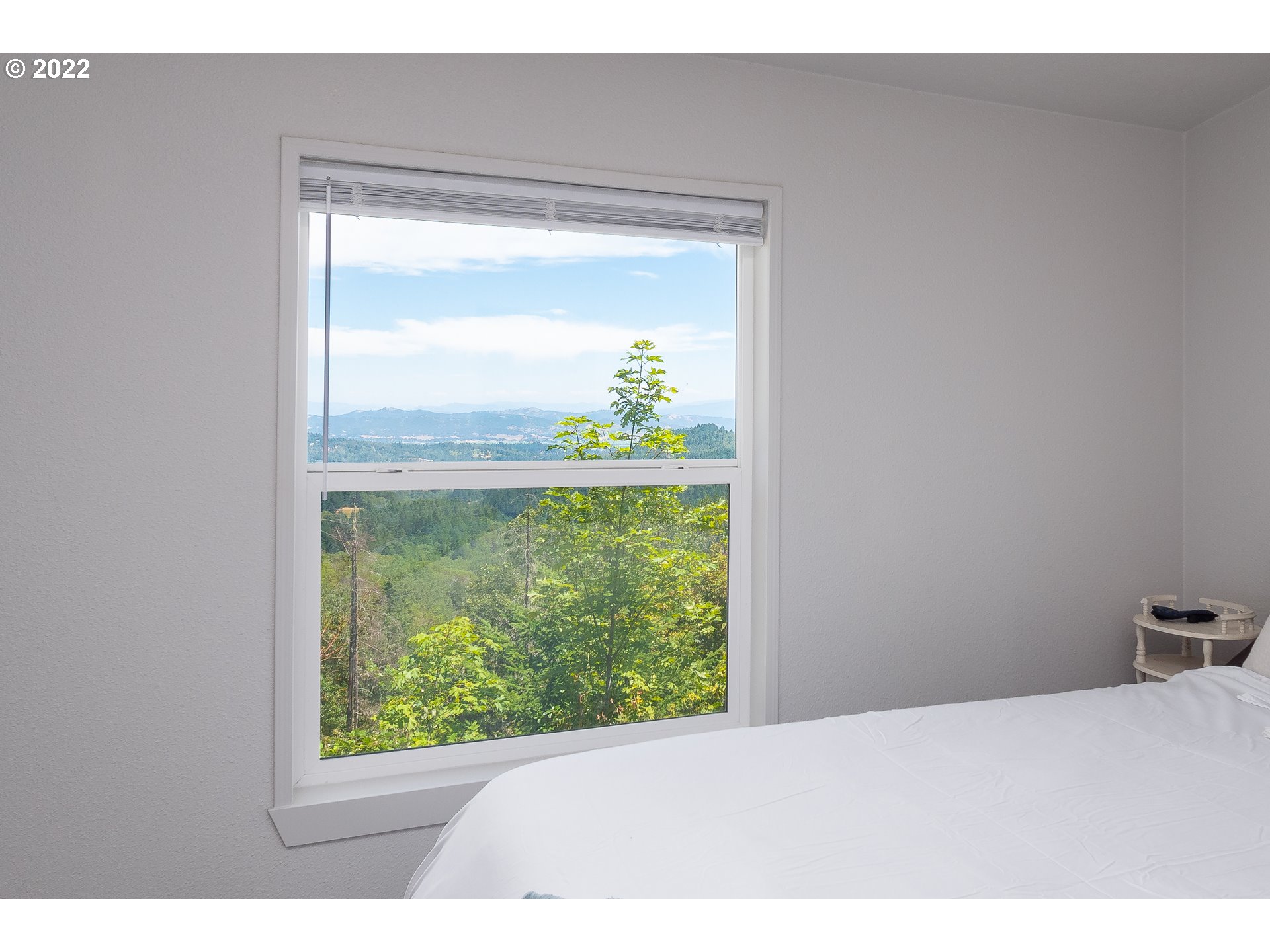 1499 Callahan Road Roseburg, OR 97471 - Photo 21 of 32 a view of a room that has a window
