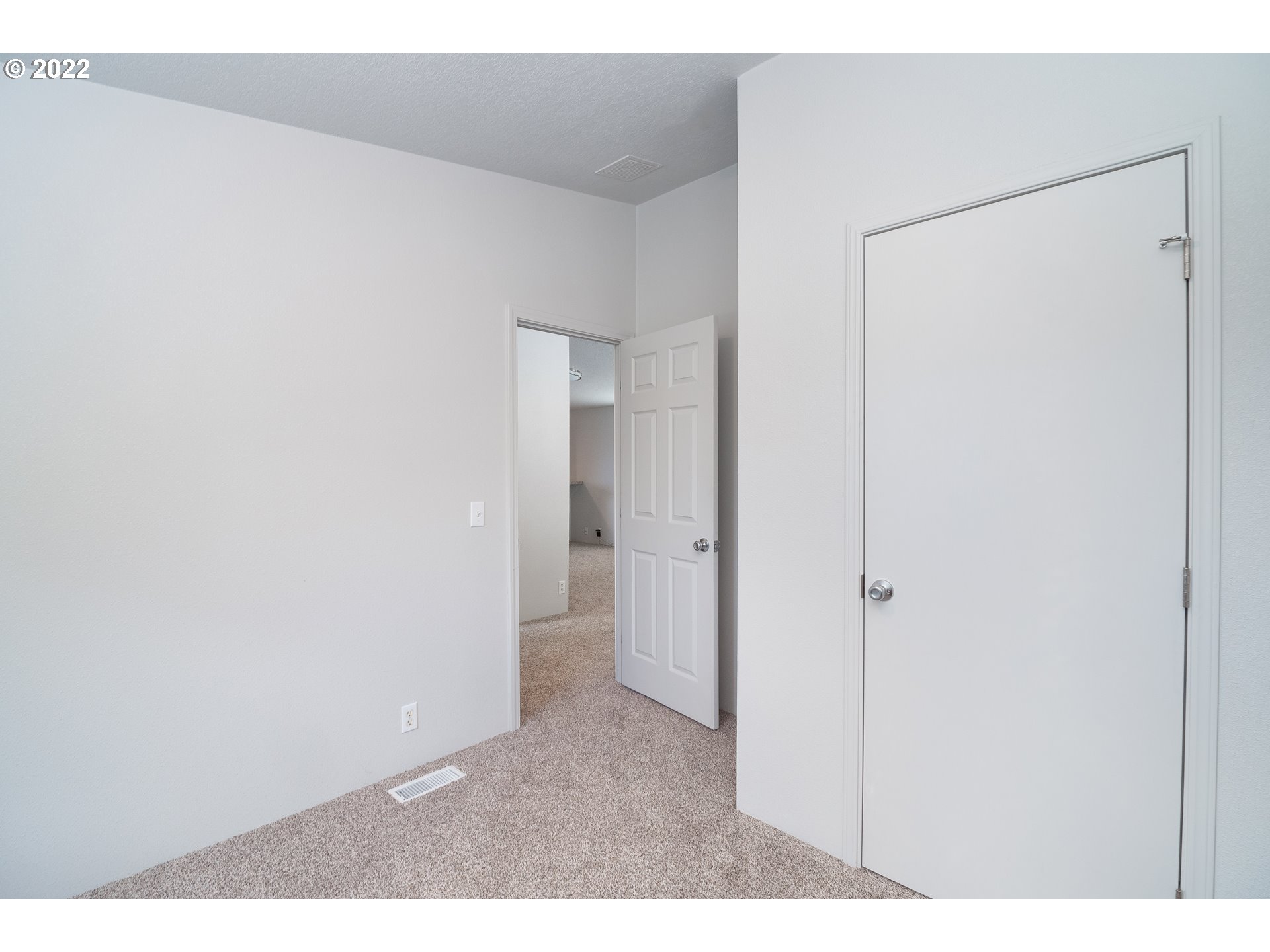 1499 Callahan Road Roseburg, OR 97471 - Photo 26 of 32 a view of an empty room