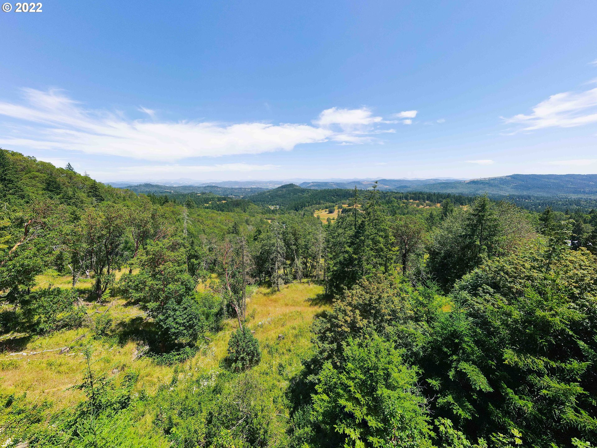1499 Callahan Road Roseburg, OR 97471 - Photo 31 of 32 a view of a lake with a city