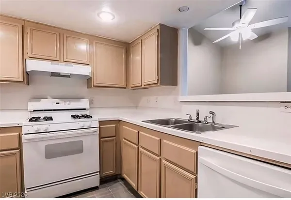$850 | 1830 North Pecos Road, Unit 250, Las Vegas, NV 89115