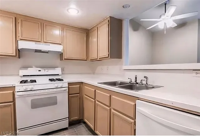 $975 | 1830 North Pecos Road, Unit 250, Las Vegas, NV 89115