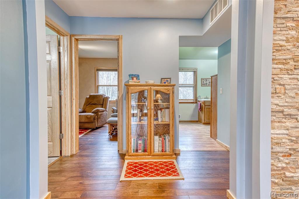 7341 Hogan Road Fenton, MI 48430 - Photo 21 of 47