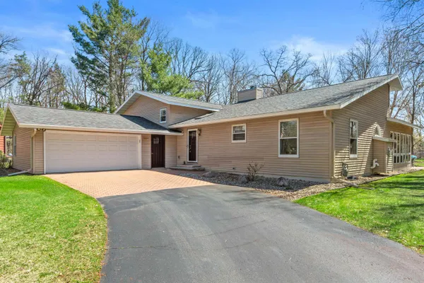 $389,900 | 530 Canterbury Drive, Plover, WI 54467