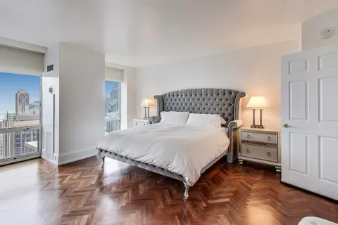 $1,280,000 | 100 East Huron Street, Unit 3505, Chicago, IL 60611