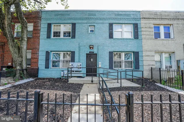$1,300 | 1823 H Place Northeast, Unit 3, Washington, DC 20002