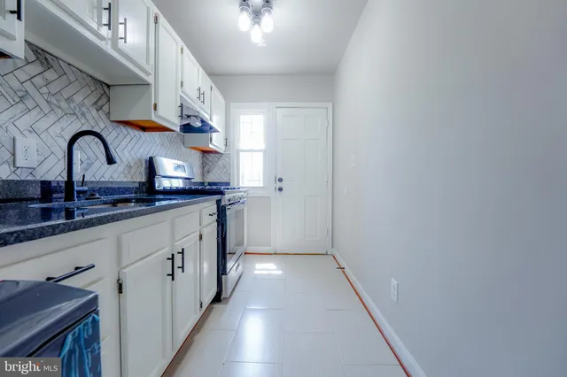 $1,300 | 1823 H Place Northeast, Unit 3, Washington, DC 20002