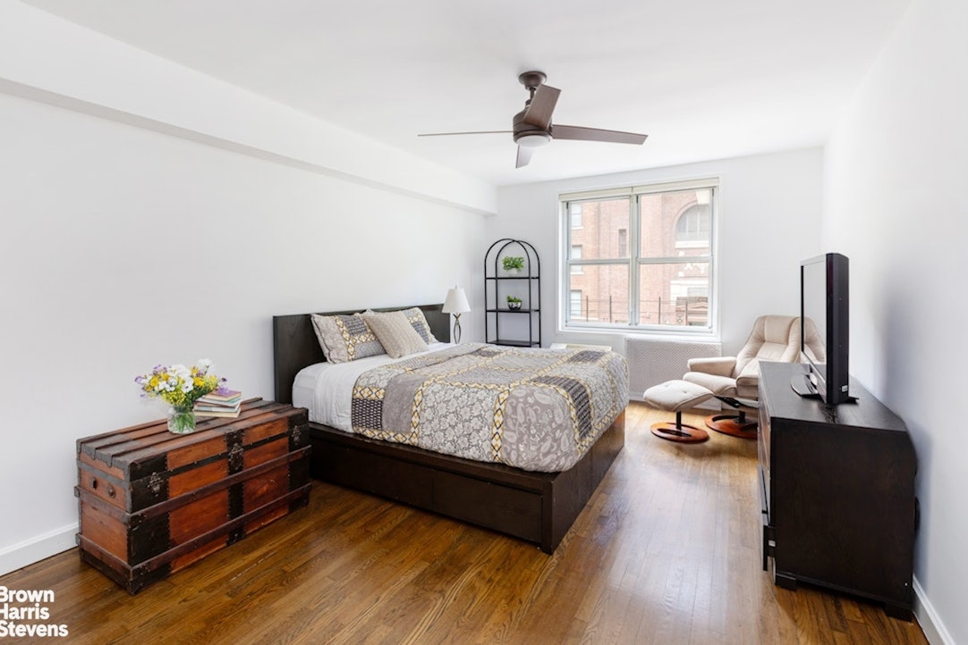 345 East 54th Street, Unit 2G Manhattan, NY 10022 - Photo 4 of 11