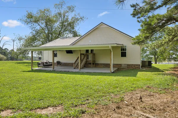 $325,000 | 2775 Airport Road, Centerville, TN 37033