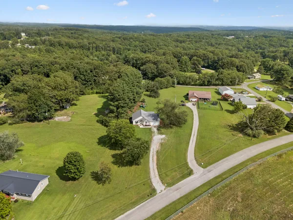 $325,000 | 2775 Airport Road, Centerville, TN 37033