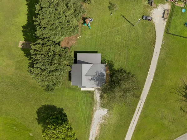 $325,000 | 2775 Airport Road, Centerville, TN 37033