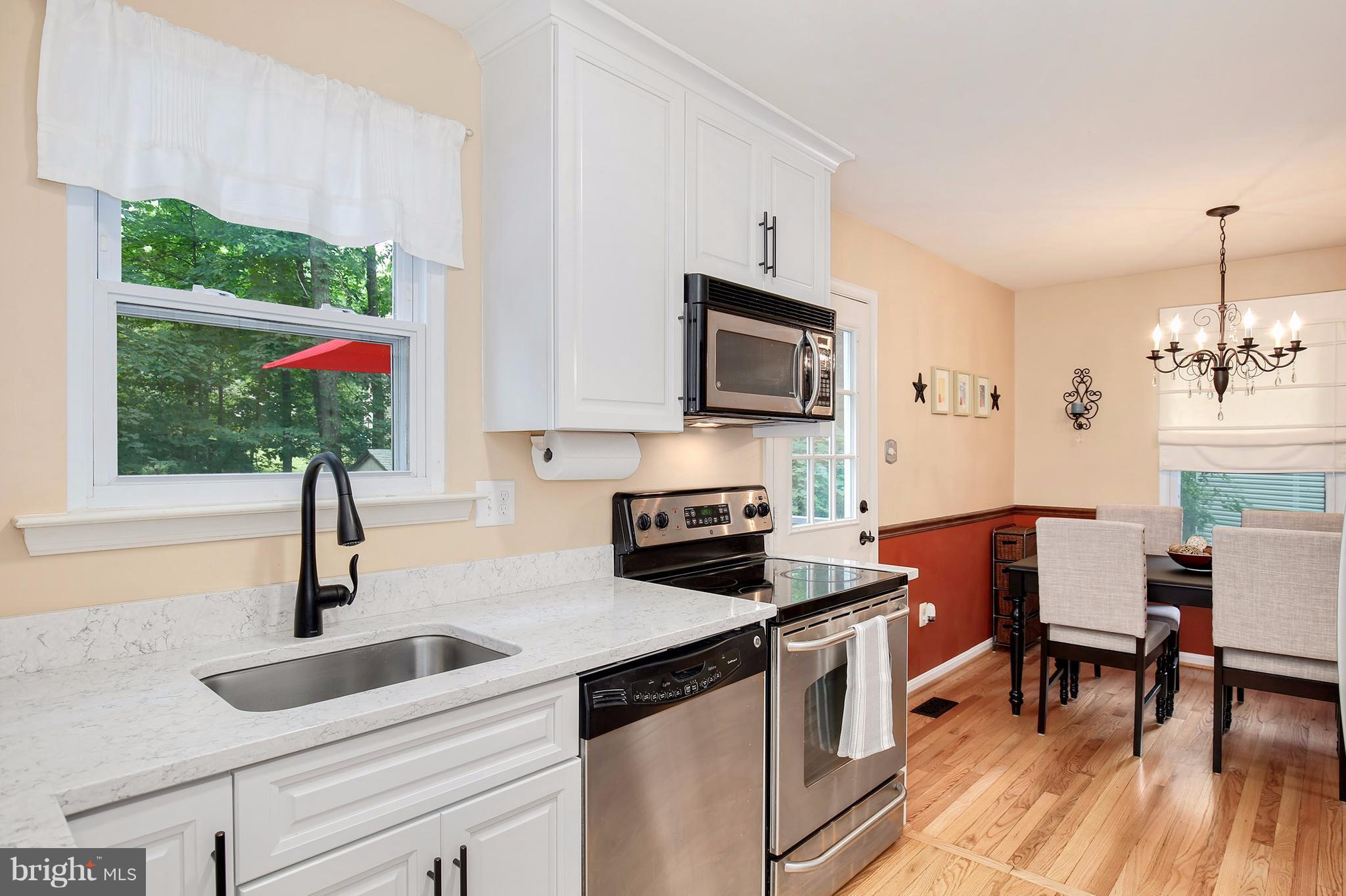 15219 Philip Lee Road Chantilly, VA 20151 - Photo 14 of 30 Kitchen
