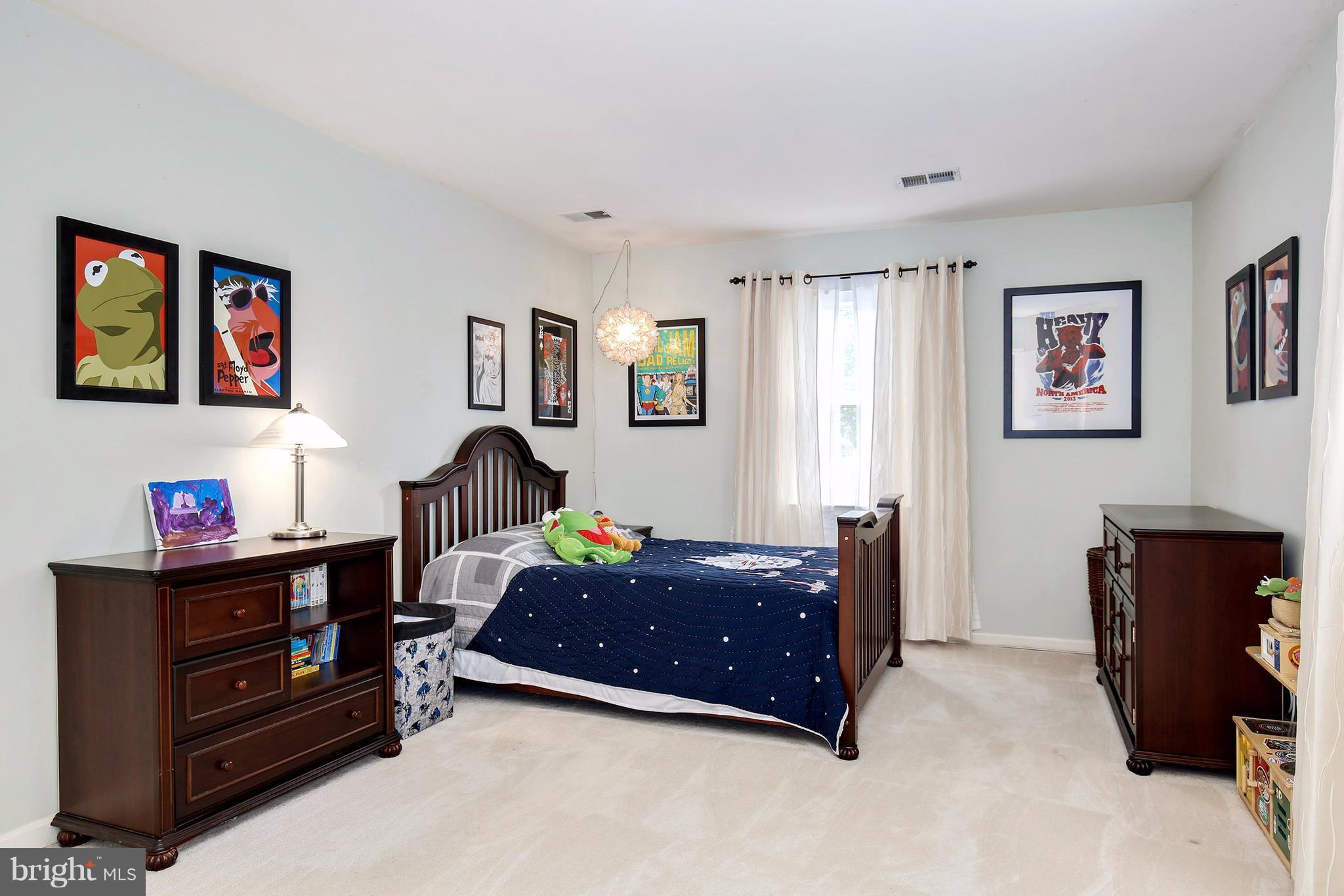 15219 Philip Lee Road Chantilly, VA 20151 - Photo 23 of 30 Bedroom
