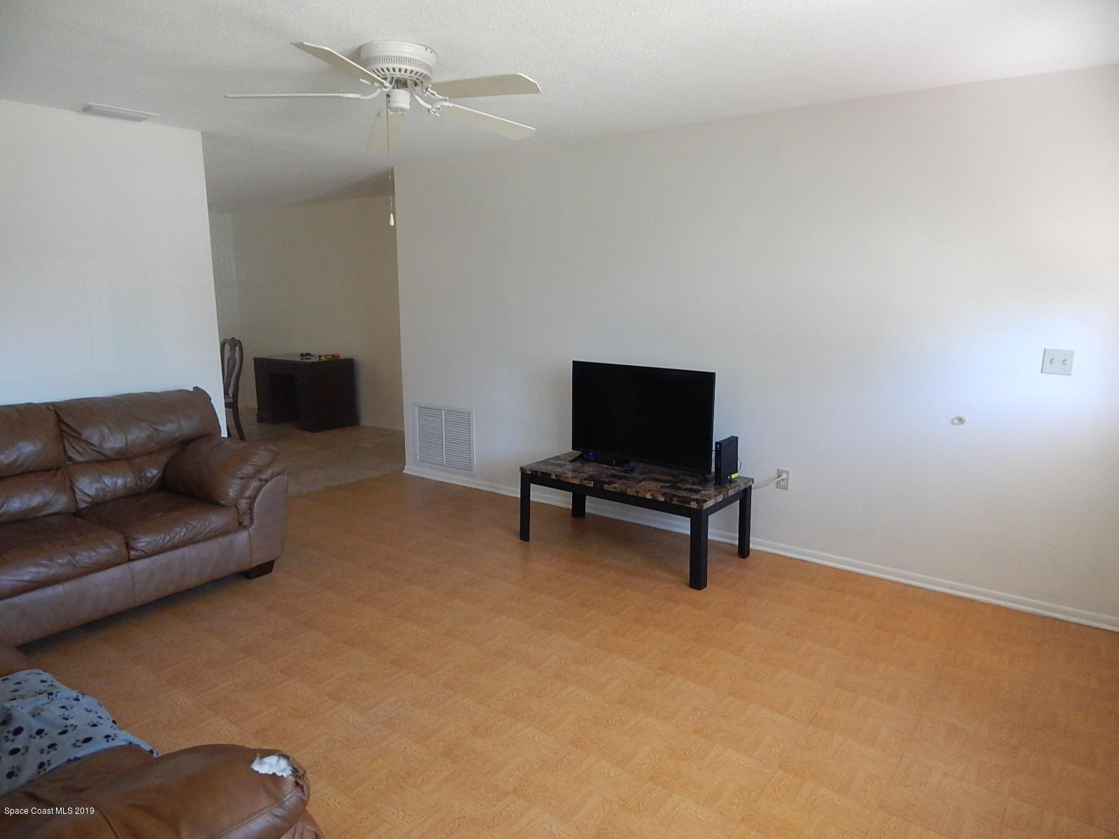2710 Hereford Road Melbourne, FL 32935 - Photo 4 of 32 DSCN0607
