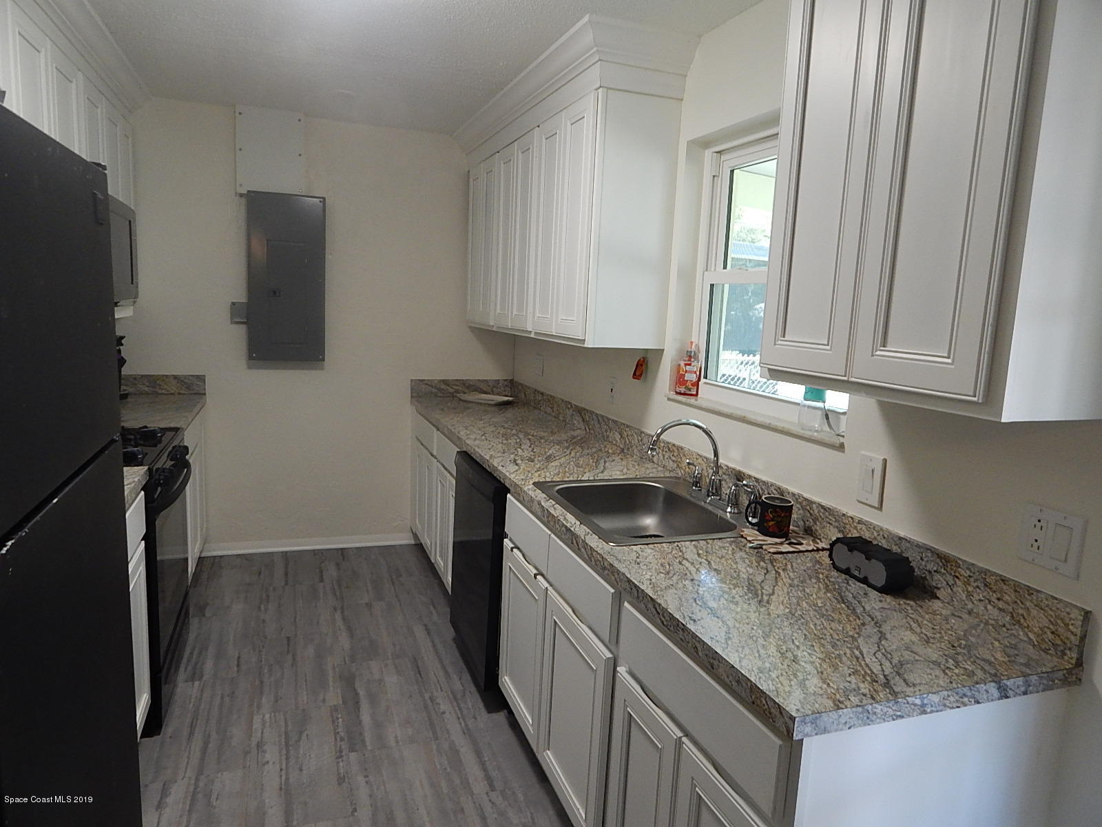2710 Hereford Road Melbourne, FL 32935 - Photo 6 of 32 DSCN0609