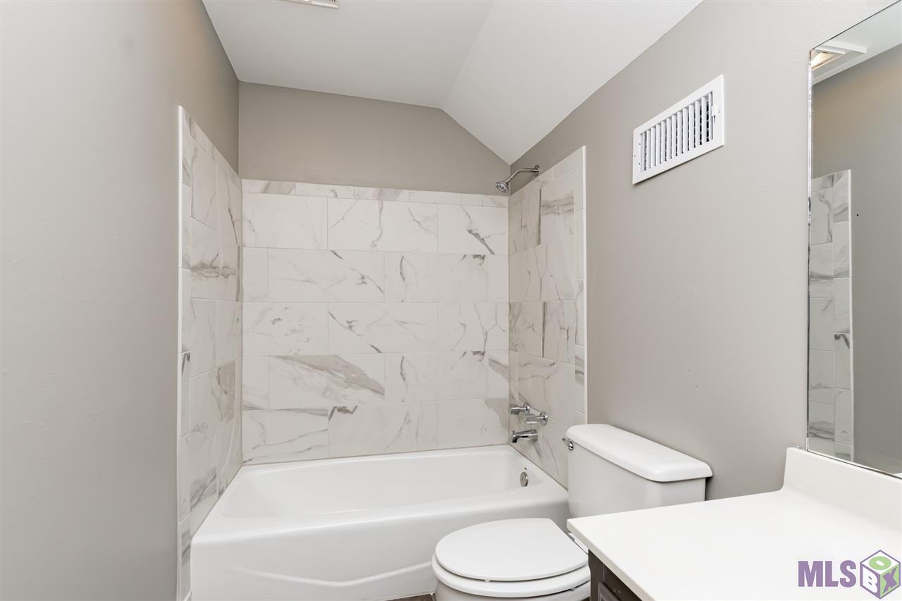 3635 East Nic Drive Addis, LA 70710 - Photo 18 of 21 Upstairs Bath