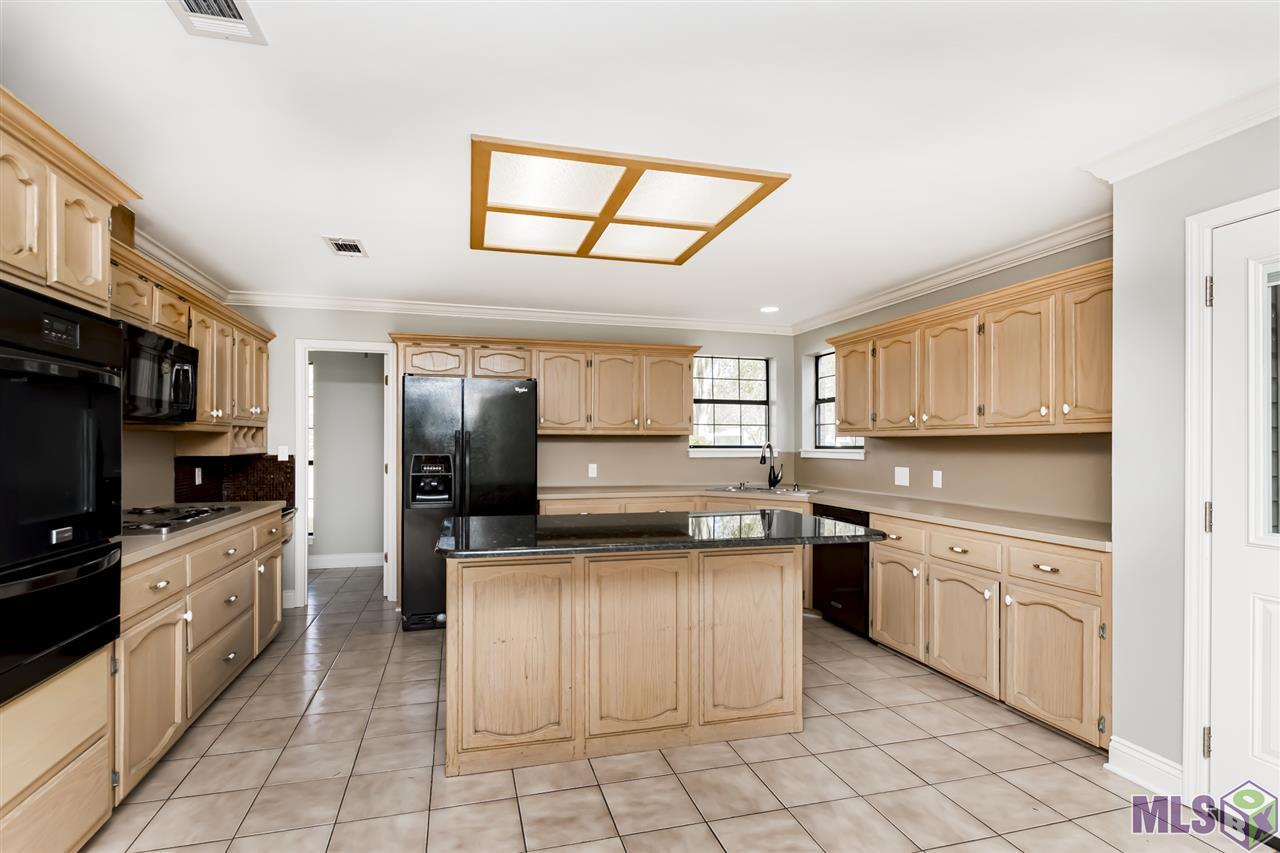 3635 East Nic Drive Addis, LA 70710 - Photo 6 of 21 Kitchen with Walk-in Pantry
