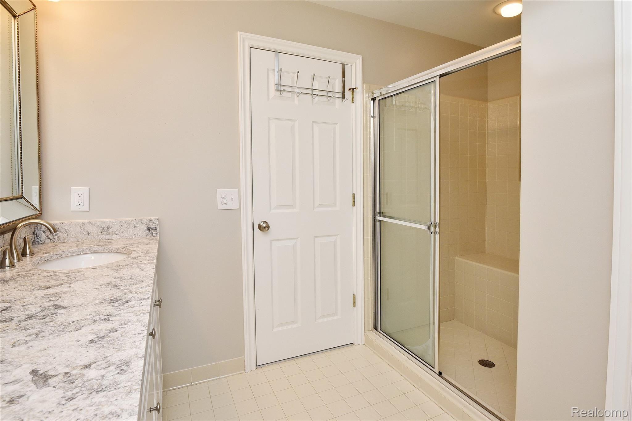2259 Crystal Drive, Unit 32 Rochester, MI 48309 - Photo 21 of 37 2259 Crystal_21.JPG