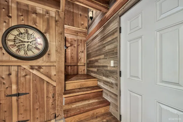 a view of entryway with a front door