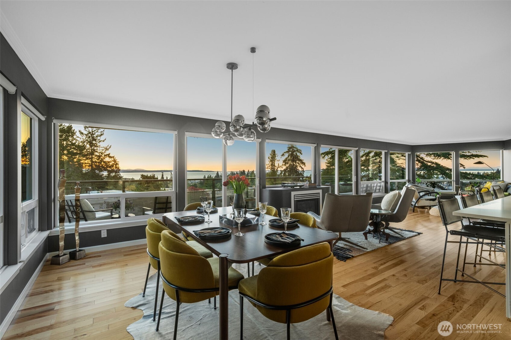 550 Elm Way, Unit 301 Edmonds, WA 98020 - Photo 2 of 37