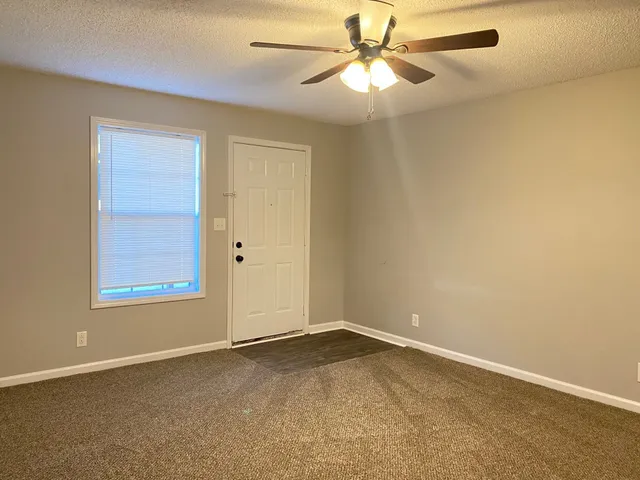 $825 | 421 Alma Lane, Unit G, Clarksville, TN 37043