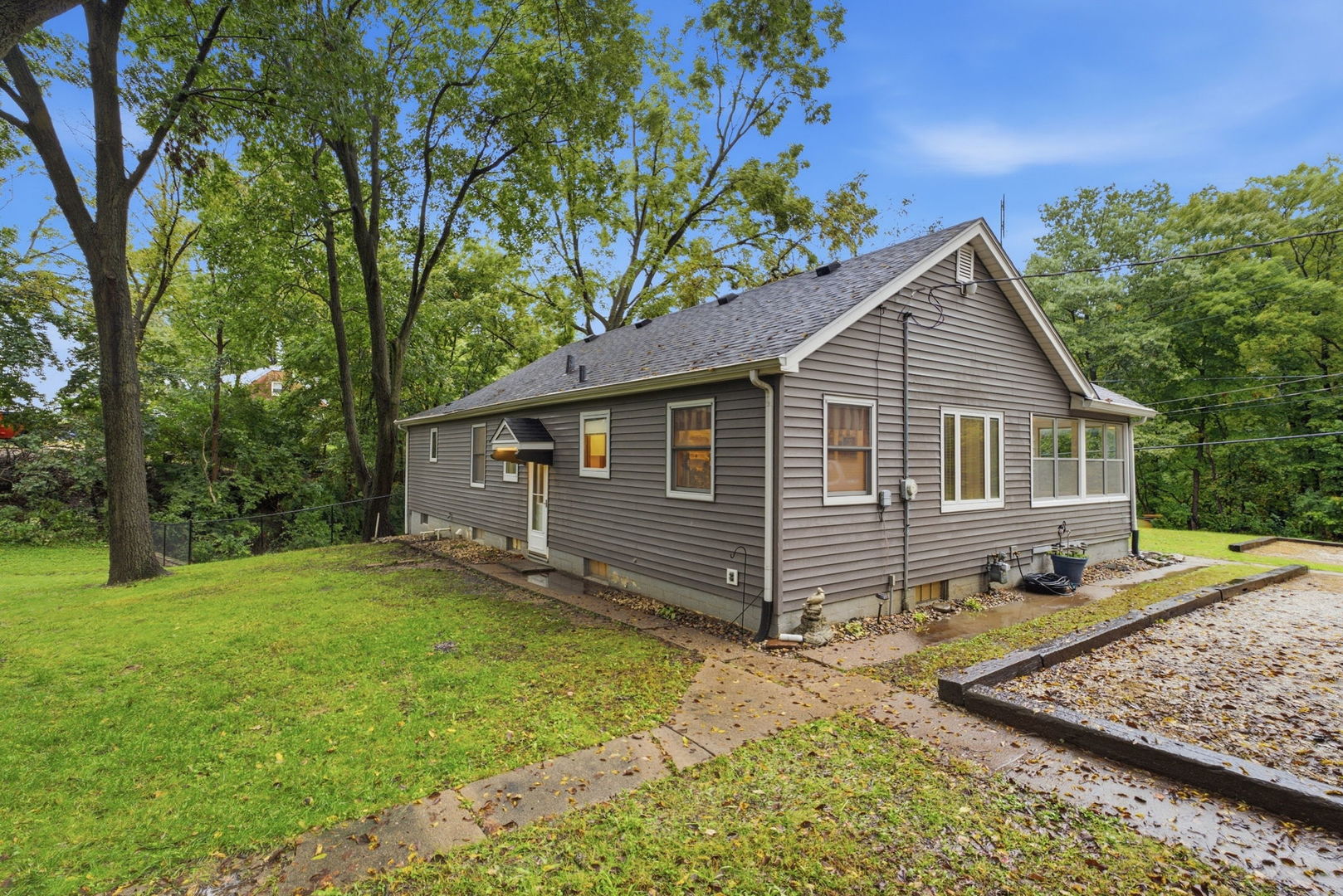 1315 34th Street Moline, IL 61265 - Photo 5 of 38 Gallery Image 5