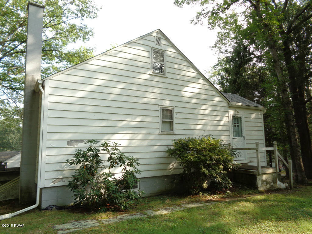 15 Hawleywood Road Hawley, PA 18428 - Photo 4 of 27