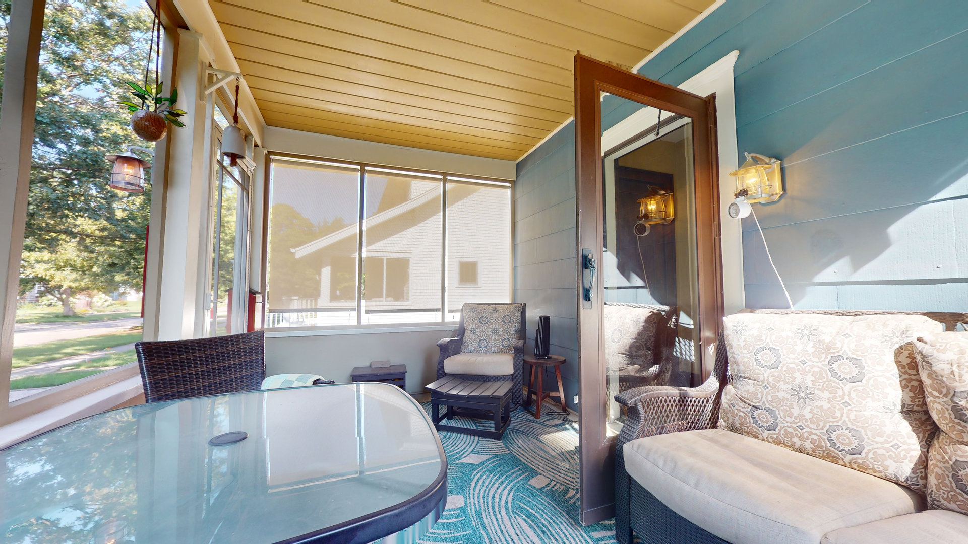 916 West Daniel Street Champaign, IL 61821 - Photo 20 of 46 a living room with furniture and a large window
