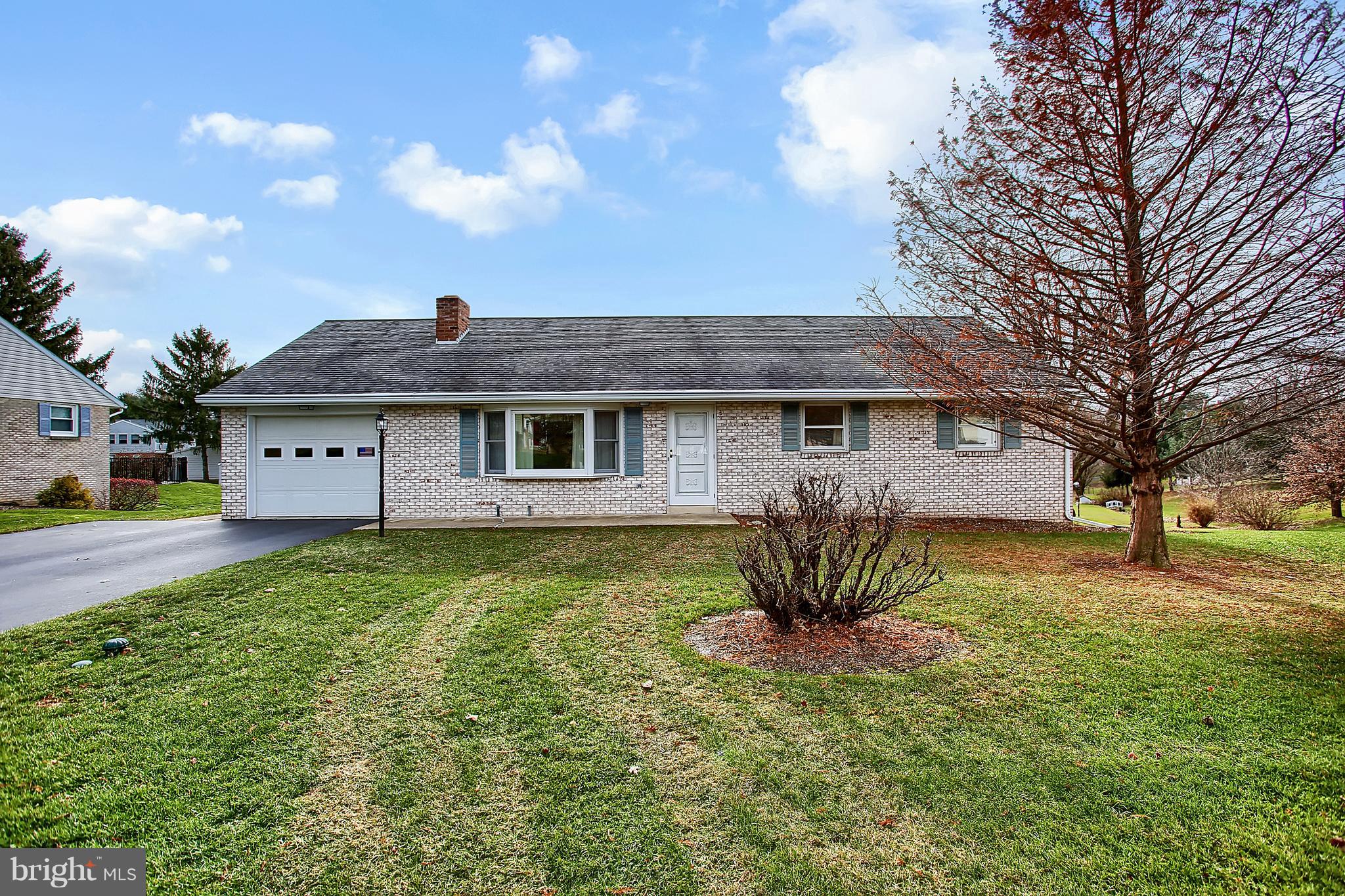 12 Farm Lane Lititz, PA 17543 - Photo 2 of 22