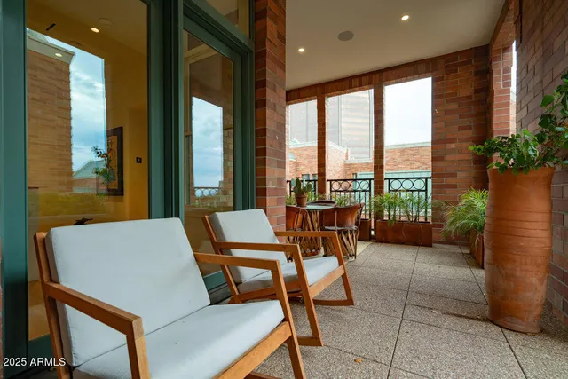 a car parked in front of a building