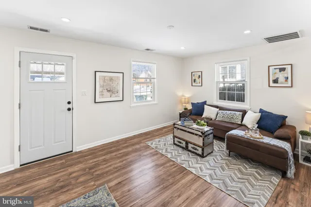 $280,000 | 112 North Huron Drive, Oxon Hill, MD 20745