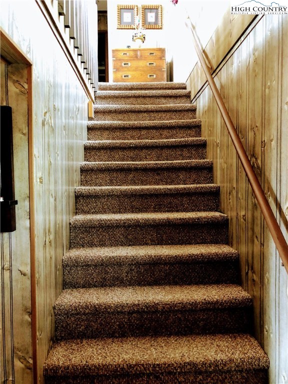208 Grassy Gap Loop Road Beech Mountain, NC 28604 - Photo 23 of 42 Gallery Image 23