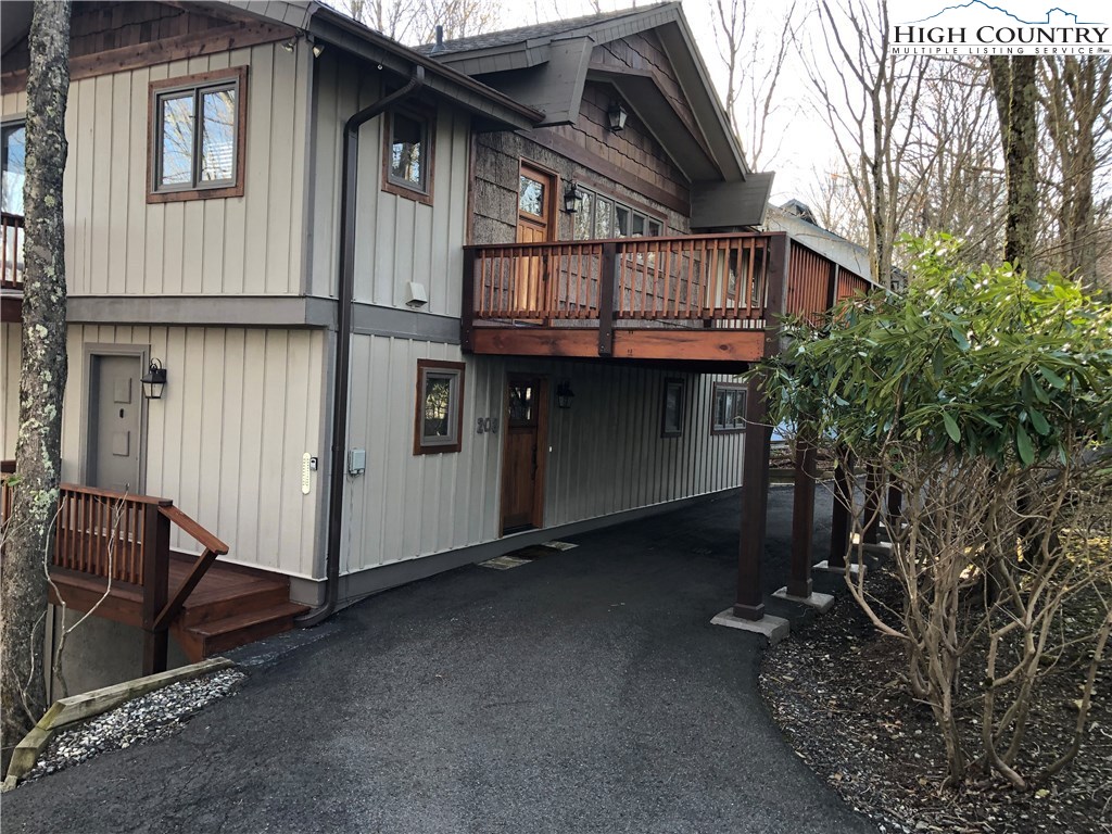 208 Grassy Gap Loop Road Beech Mountain, NC 28604 - Photo 5 of 42 Gallery Image 5