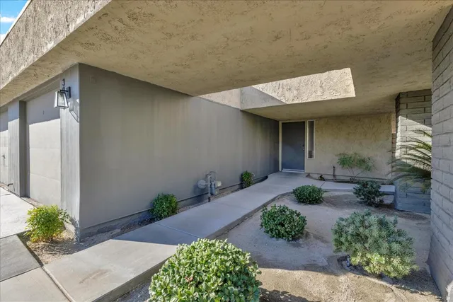 $325,000 | 3081 Sunflower Circle West, Palm Springs, CA 92262
