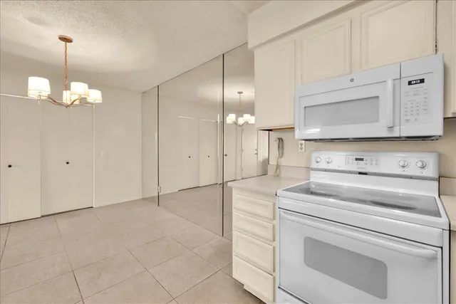 $325,000 | 3081 Sunflower Circle West, Palm Springs, CA 92262