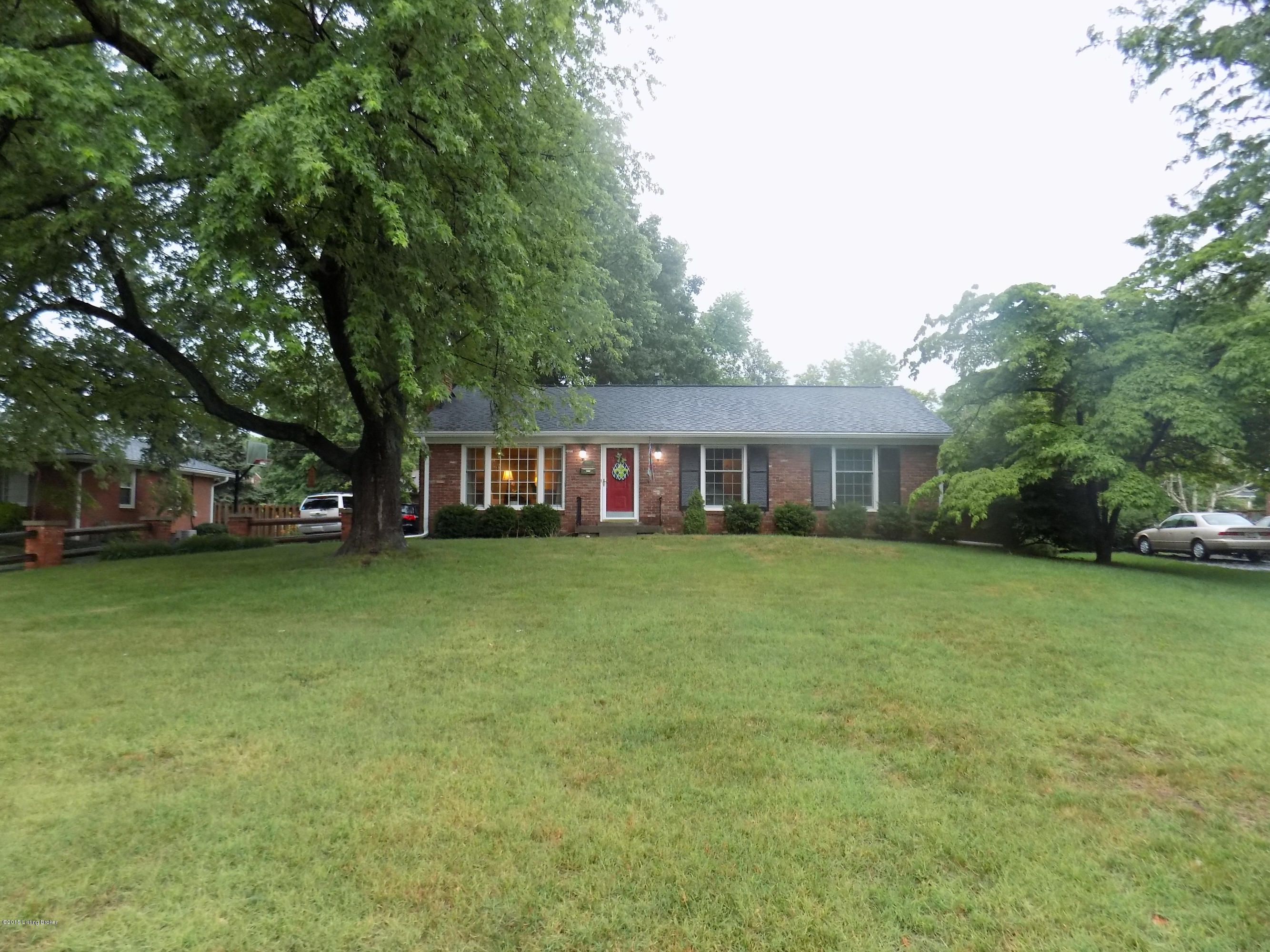 1905 Buttonwood Road Louisville, KY 40222 - Photo 1 of 30 066