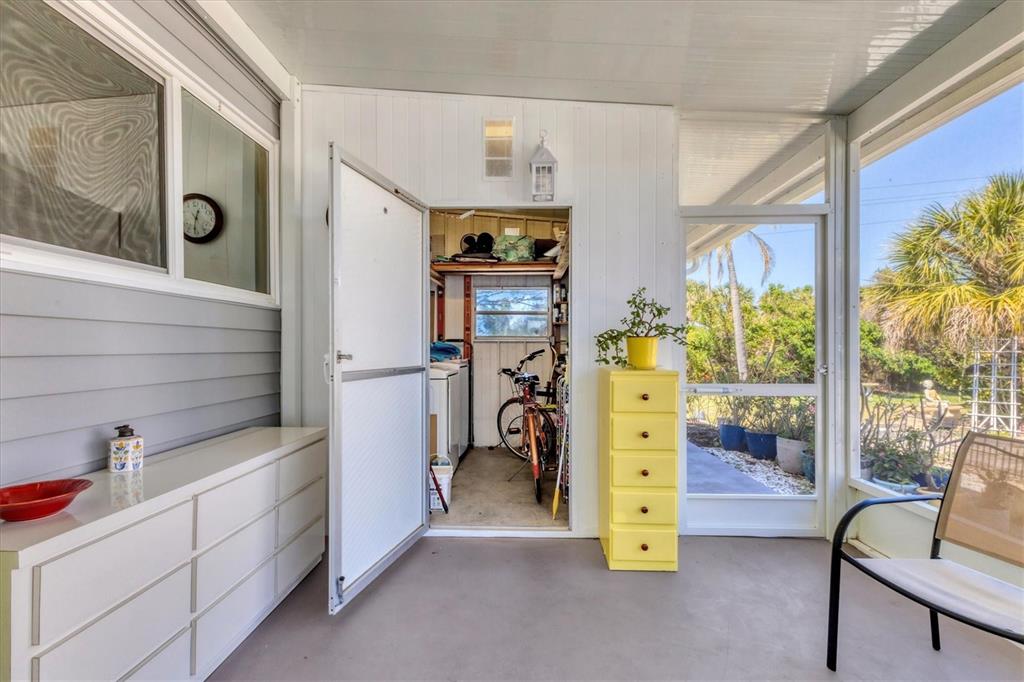 985 Jolanda Circle Venice, FL 34285 - Photo 27 of 49 a view of walk in closet with window