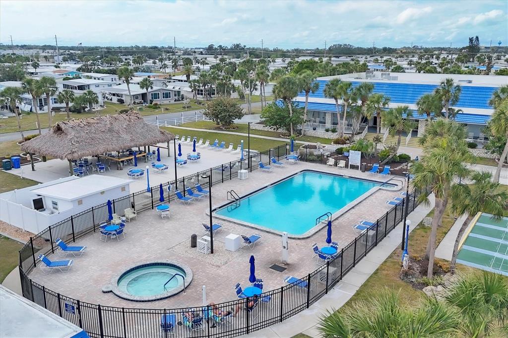 985 Jolanda Circle Venice, FL 34285 - Photo 47 of 49 a balcony with furniture and city view