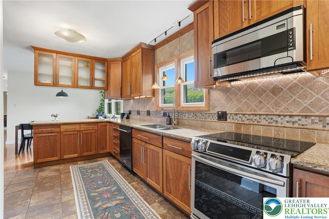 1670 Lindberg Road Bethlehem, PA 18020 - Photo 11 of 29 Gallery Image 11