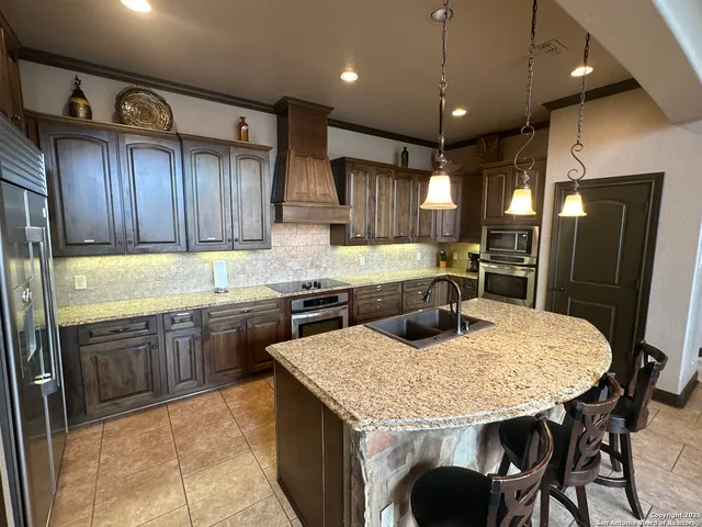 $1,699,999 | 118 Skipping Stone Lane, Concan, TX 78838