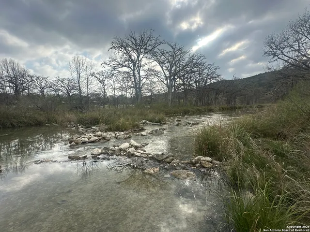 $1,699,999 | 118 Skipping Stone Lane, Concan, TX 78838