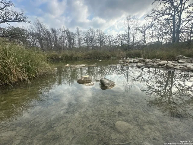 $1,699,999 | 118 Skipping Stone Lane, Concan, TX 78838