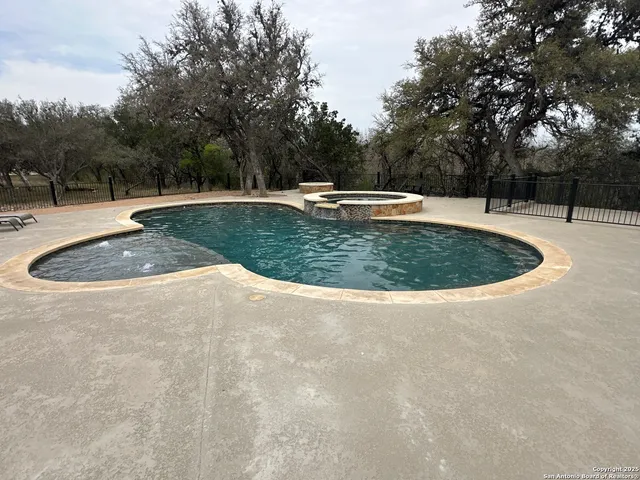 $1,699,999 | 118 Skipping Stone Lane, Concan, TX 78838