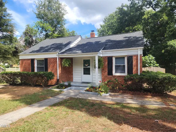 $1,595 | 704 North King Charles Road, Raleigh, NC 27610